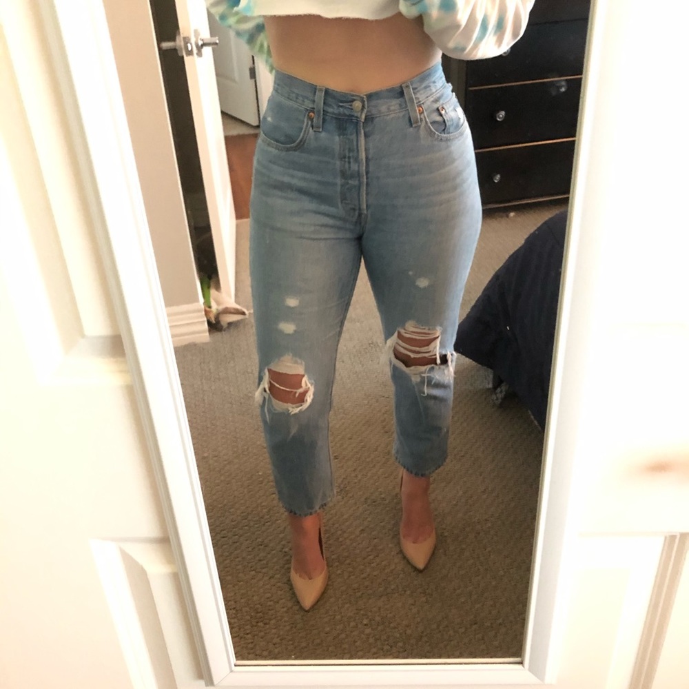 Levi’s high waisted straight leg distressed jeans